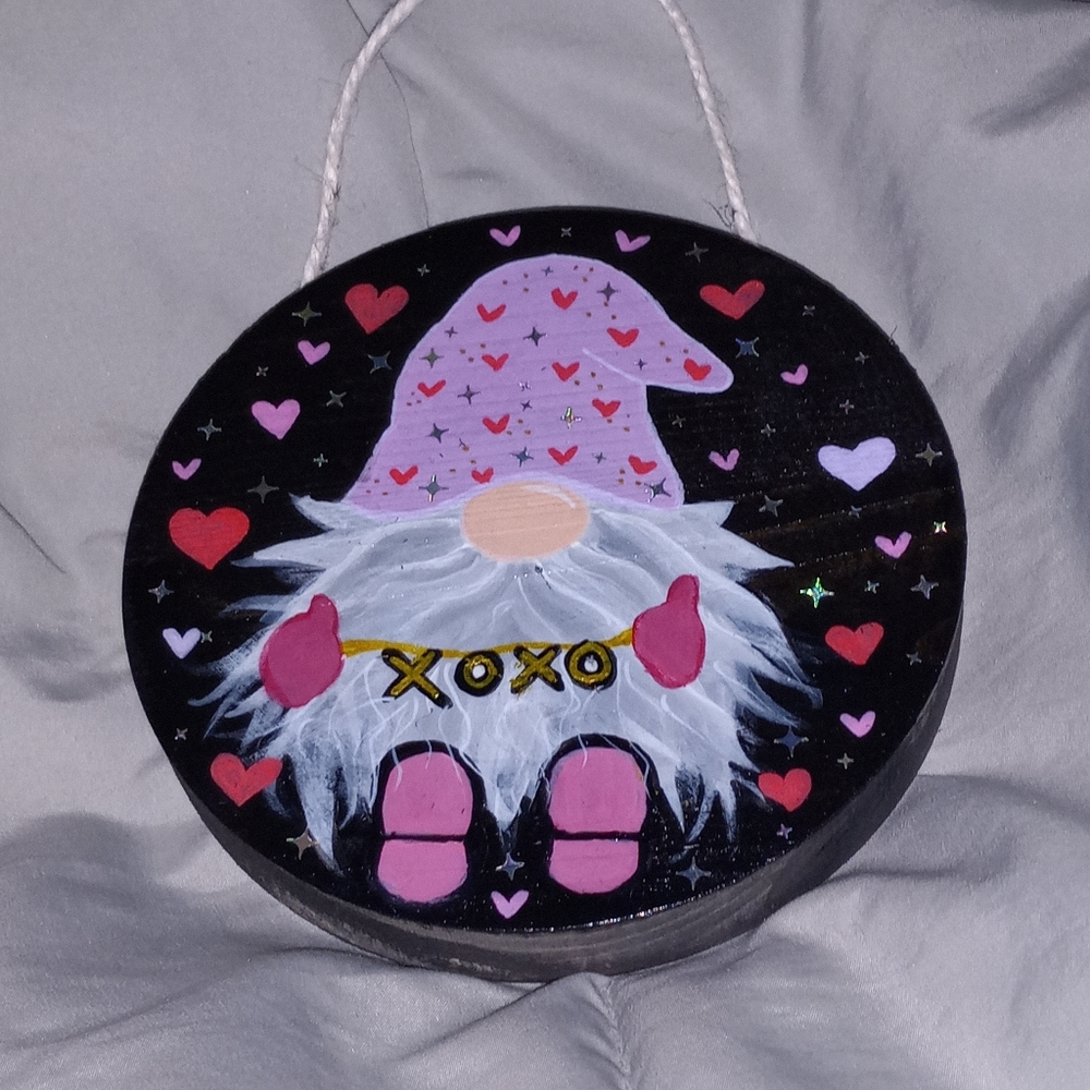 Valentine ❤️🔥 gnome handpainted plaque - Picture 2 of 2